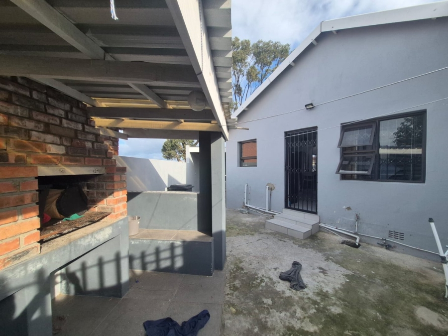 2 Bedroom Property for Sale in New Brighton Eastern Cape